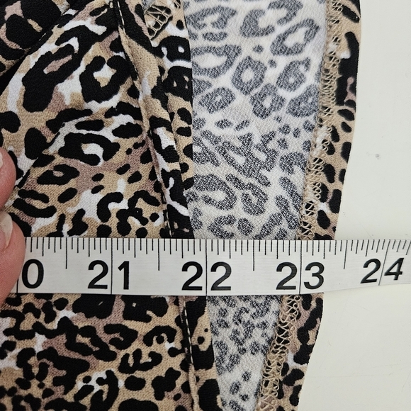 Adrianna Papell Leopard Print Faux Wrap Blouse Sz Small - Picture 6 of 8